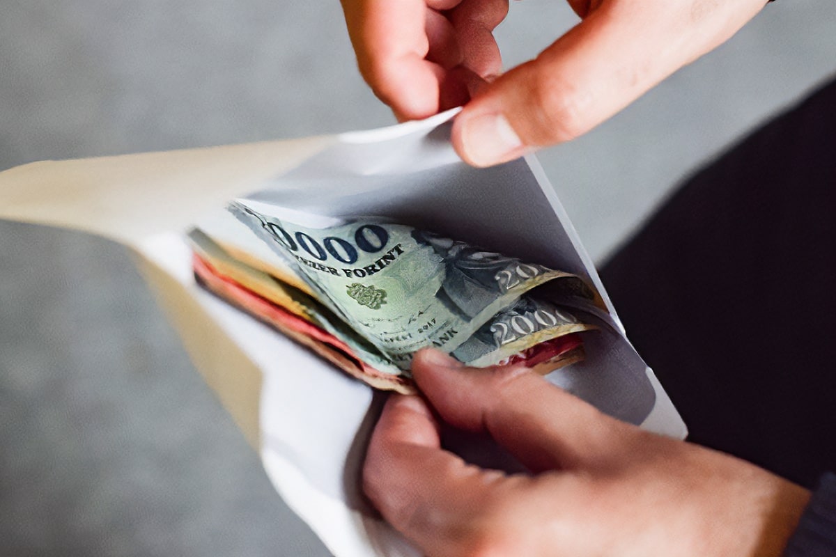 (Magyar) Kártérítés “fekete” munkabalesetért